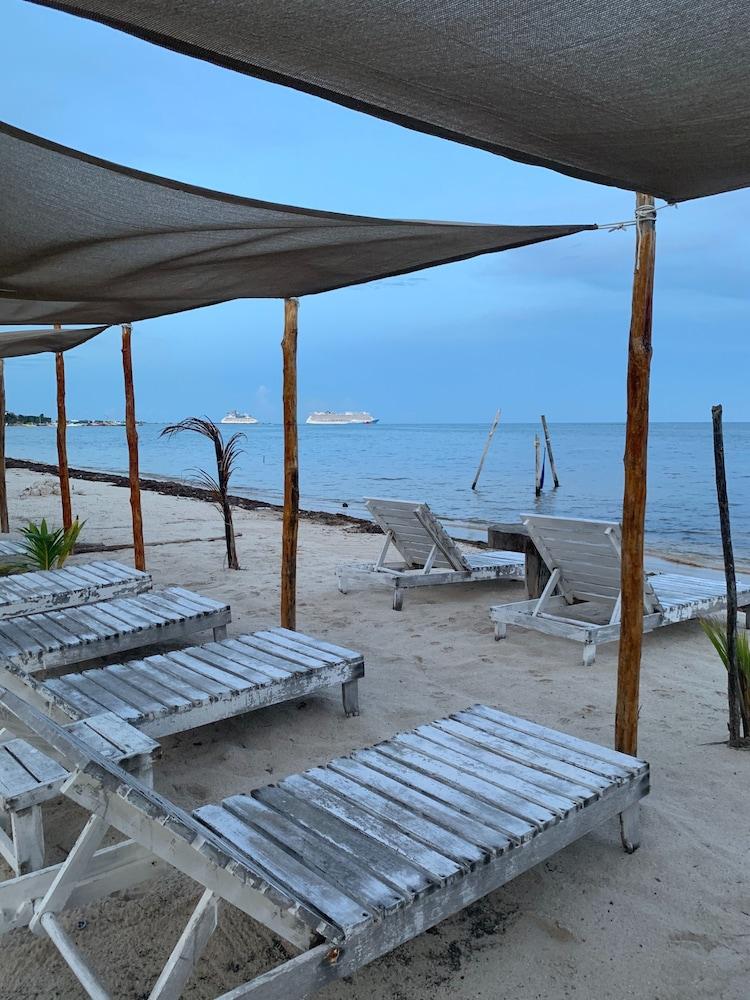 Hotel Arenas Mahahual Exterior photo